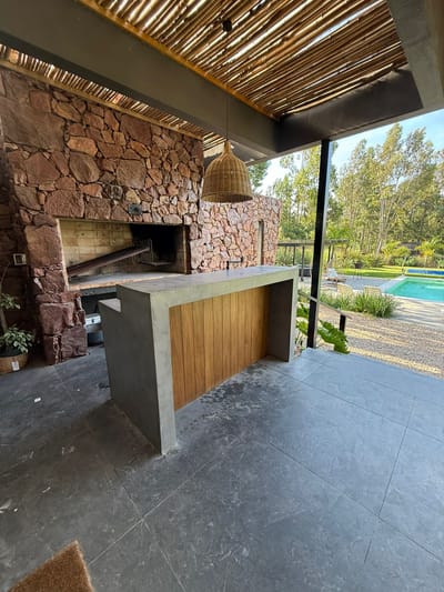 Venta en Chacras de Pinar Hermosa casa en 1000m2