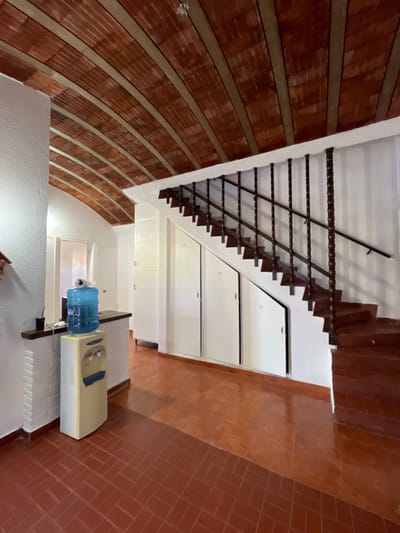 En alquiler amplia casa de 3 dormitorios amplio patio y piscina Barrio Jara