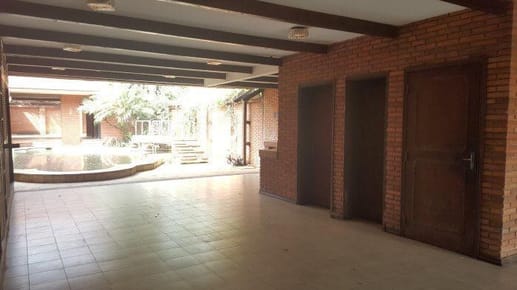 Vendo casa a reciclar. Ycua Sati. COD 037