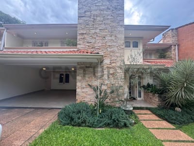 Venta de Casa en Las Lomas, Asunción