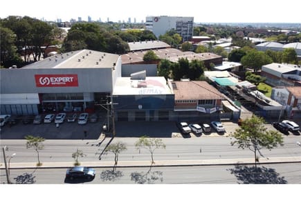 VENDO LOCAL COMERCIAL SOBRE AVDA EUSEBIO AYALA