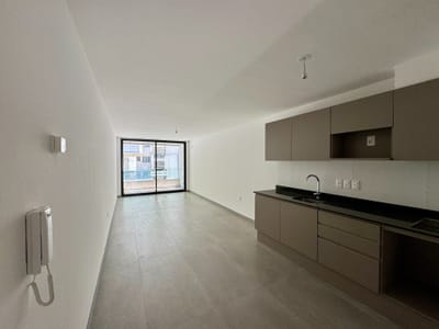 Estrená en Pocitos: 1 dormitorio con patio, parrillero y garaje