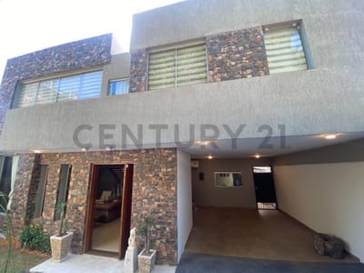 EXCLUSIVA CASA AMOBLADA ESTILO BALI