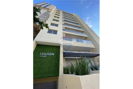 En venta departamento en Ycua Sati, edificio Hausen Tower