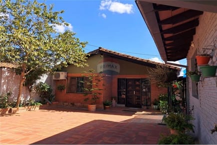 VENDO HERMOSA CASA EN LAMBARE, BARRIO SANTA ROSA I. HM.