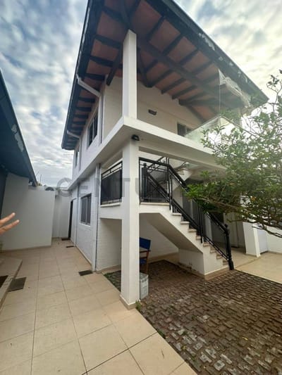 EN VENTA AMPLIA OFICINA ZONA RECOLETA
