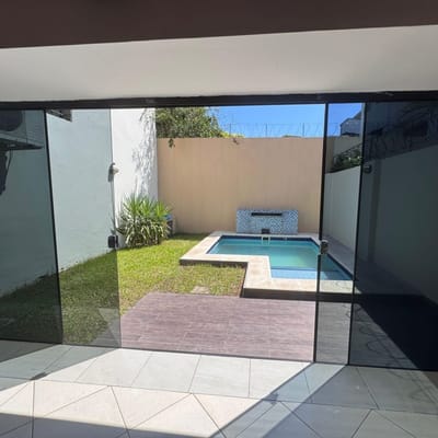 DUPLEX EN BARRIO MBURICAO