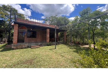 CASA DE FIN DE SEMANA EN CAACUPÉ EN VENTA