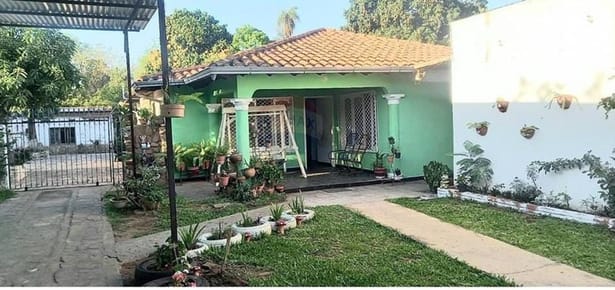 En venta amplia casa en Villeta.