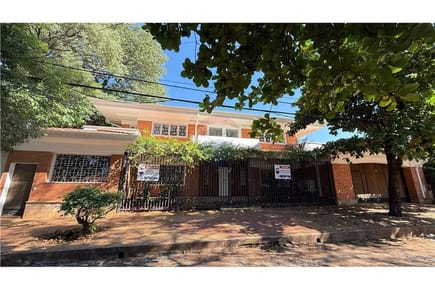 EN VENTA RESIDENCIA ZONA CENTENARIO