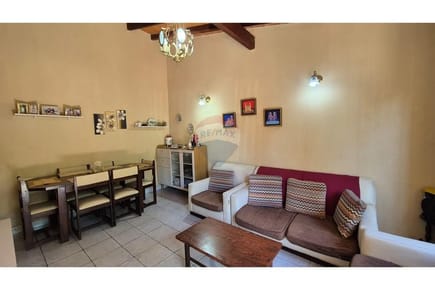 Exclusiva Casa Dúplex en Venta: Lujo y Confort en el Prestigioso Barrio Recoleta, Asunción