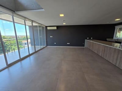Vendo Amplio Departamento de 3 habitaciones. Zona Primer Presidente. Mburucuya. COD 064