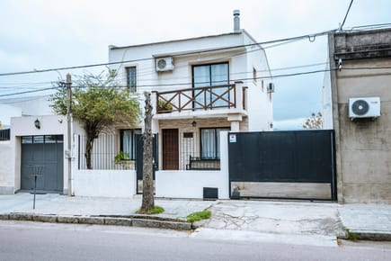 Venta casa 2 dormitorios con barbacoa y garaje