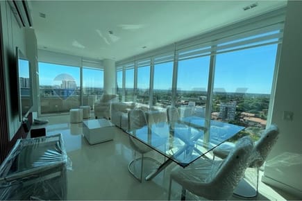 Alquilo departamento amoblado en edificio Eminent, Ycua Sati VR