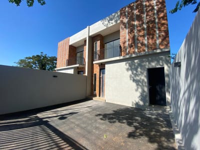 DUPLEX A ESTRENAR EN LUQUE - LAURELTY EN VENTA