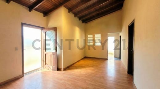 EN VENTA – Casa de 3 Dormitorios en Villa Adela, Luque