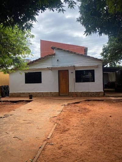 Vendo terreno 240 m2 con construcción Lambaré Valle Apua