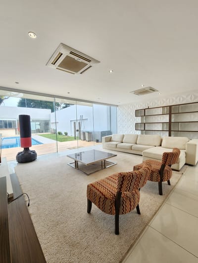 Vendo/Alquilo Hermosa Casa Mínimalista full amoblada ,en Ycua Sati