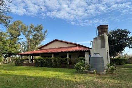 VENDO HERMOSA CASA QUINTA de 8000 m2 EN YPACARAÍ
