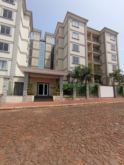 VENDO LUJOSO DEPARTAMENTO DE 3 DORMITORIOS AMOBLADO, BARRIO SAN ISIDRO, KM 6,5 - CDE