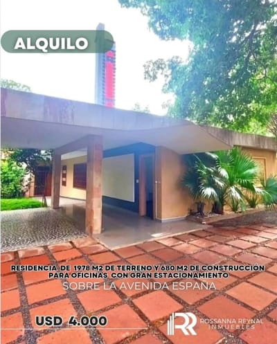 ALQUILO GRAN RESIDENCIA PARA USO COMERCIAL SOBRE LA AVENIDA ESPEÑA