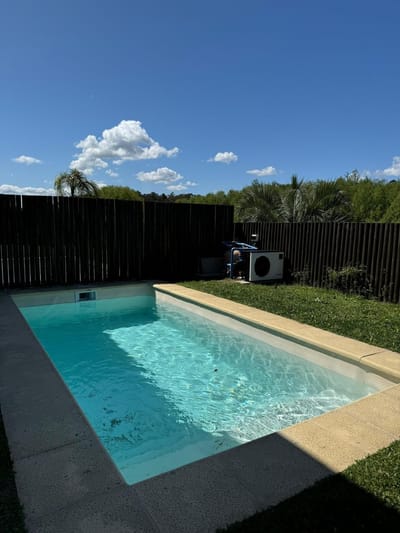 Residencia de Lujo en Punta del Este: Casa Moderna con Piscina, Vistas Panorámicas y Acceso Exclusivo a Playa Las Grutas