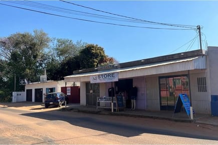 CASA COMERCIAL SOBRE ASFALTO EN CAPIATÁ EN VENTA