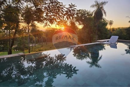 EN VENTA IMPONENTE CASA CON UNA INIGUALABLE  VISTA AL LAGO EN SAN BERNARDINO