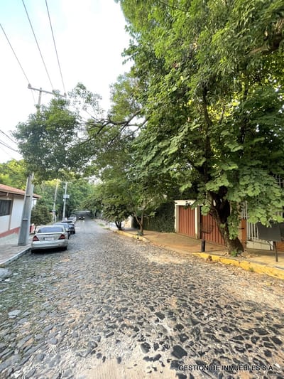 IDEAL PARA INVERSIONISTAS – VILLA MORRA CON FRENTE DE 22.5 METROS V10-26-5