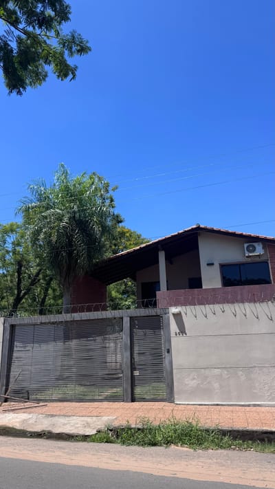 Alquilo CASA LUQUE (a 10 minutos del eje corporativo)