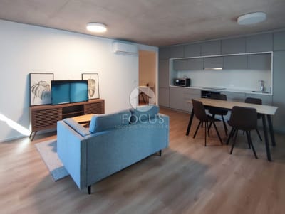 Venta Apartamento con Renta 2 Dormitorios, Escritorio Y Terraza En Centro