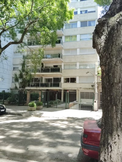 APARTAMENTO EN VILLA BIARRITZ  MUY DISFRUTABLE EN BUEN ESTADO 3 DORMITORIOS Y SERVICIO 2 GARAJES