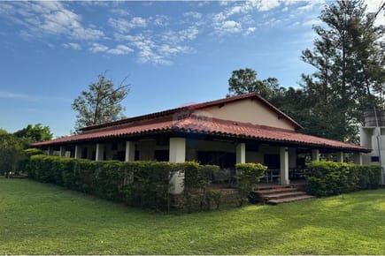 VENDO CASA QUINTA EN YPACARAI
