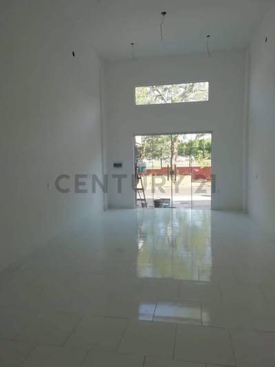 Alquilo salón Comercial en Ubicación Estratégica