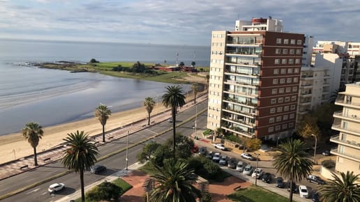 ALQUILER APARTAMENTO AMOBLADO 2 DORMS RAMBLA PUNTA CARRETAS