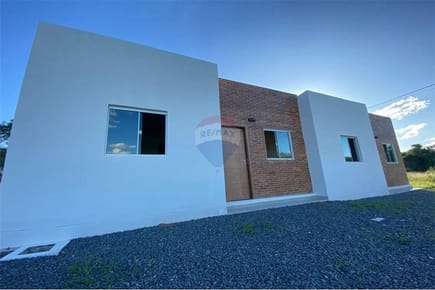 Exclusiva Casa en Venta en Villa Florencia, Limpio - Ubicación Privilegiada en Isla Aveiro