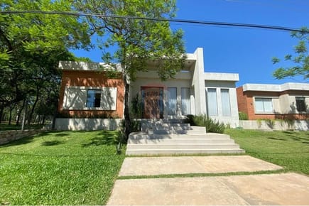 RESIDENCIA DE LUJO EN SURUBI¨I