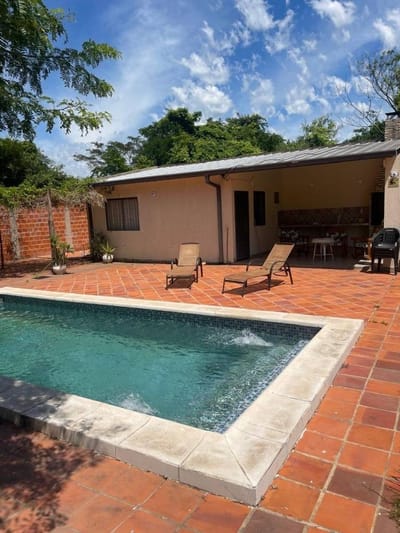 Vendo casa quinta en Ypane