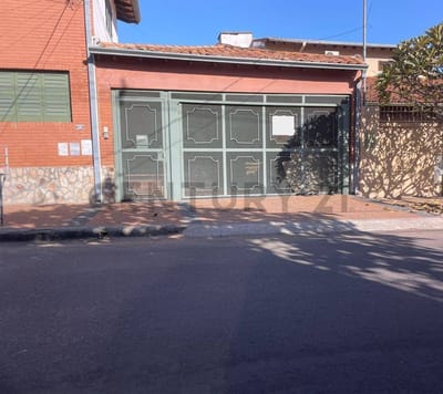 EN VENTA CASA EN BARRIO JARA