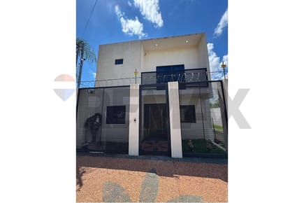 Vendo lujosa residencia en esquina en Lambaré     J.A.