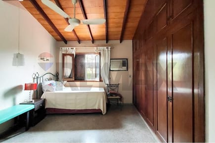 Sajonia: Casa con piscina y espacios funcionales