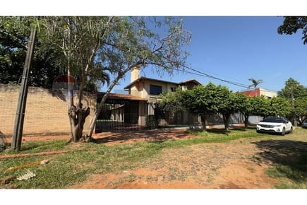 Amplia residencia en zona tranquila y residencial. Fernando de la Mora. Zona Norte. 350,000 $