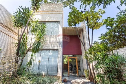Vendo casa a 2 cuadras de la Avda. Boggiani.  J.A.