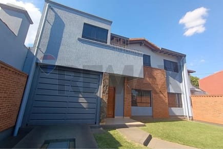 Vendo Casa Espaciosa- San Lorenzo
