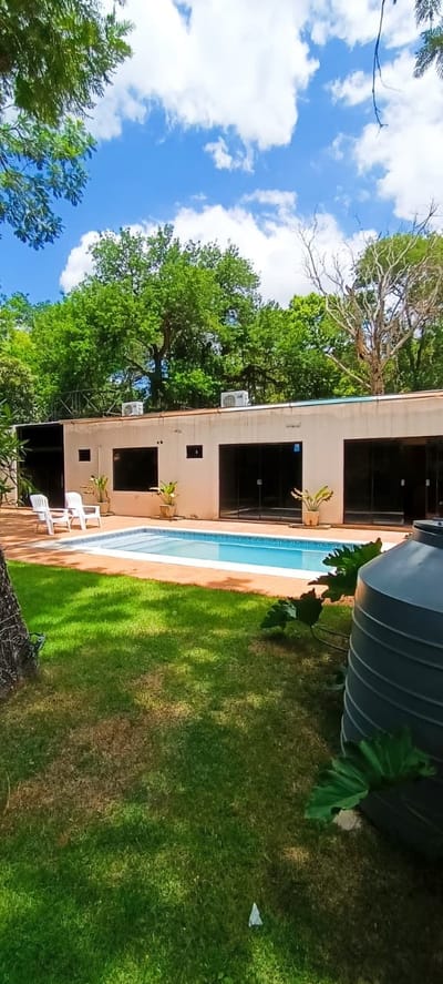 Vendo Casa con Piscina y Jardín en la Urbanización Sadi, San Bernardino