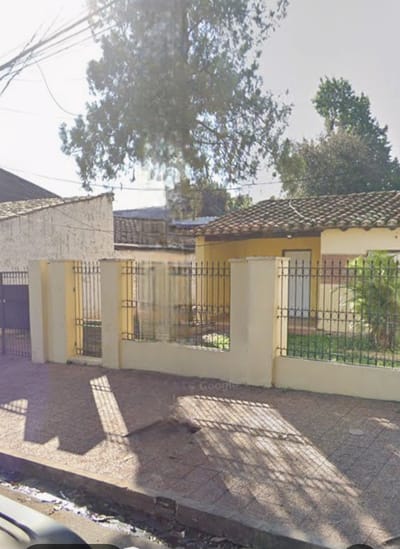 Terreno con casa zona Tupí para refaccionar o demoler.