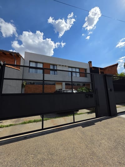 Vendo hermoso Dúplex en Barrio Ycua Sati
