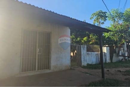 EN VENTA CASA A REFACCIONAR EN LIMPIO