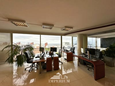 VENTA Apartamento Centro 4 dormitorios 3 baños y garage