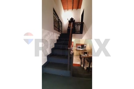 ¡Casa de lujo en Las Lomas, Asunción!